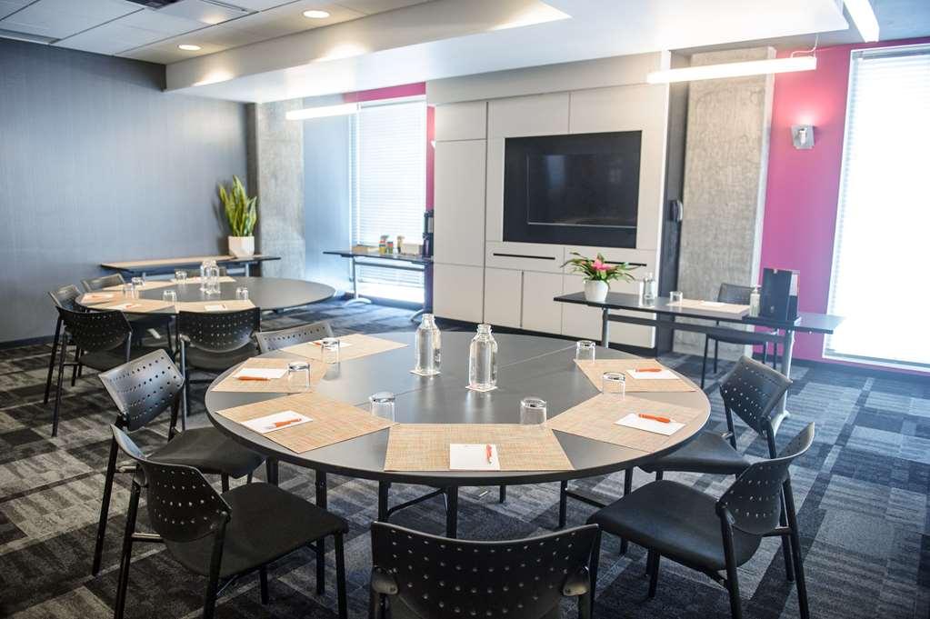 ברוסארד Hotel Alt Quartier Dix30 מתקנים תמונה